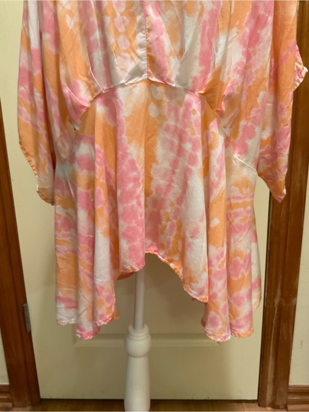 Cato Flowy V-Neck Tie-Dye Tunic in Pink & Orange 26/28W Sharkbite Hem - Picture 5 of 6